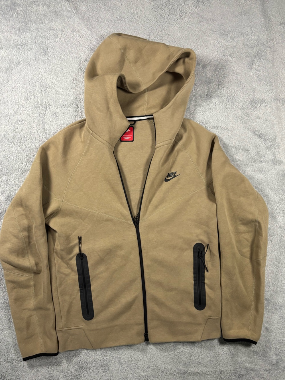 Nike Tech Fleece tan men’s.